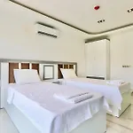 Stonehillkas Готель